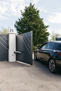 Μοτέρ ανοιγόμενης αυλόπορτας/γκαραζόπορτας Exavia 500 - 250kgr Somfy (16sec)